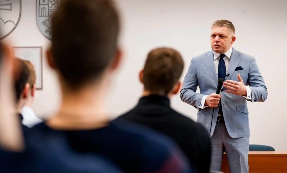 O ZAHRANIČNEJ POLITIKE OTVORENE! Robert Fico opäť medzi študentmi