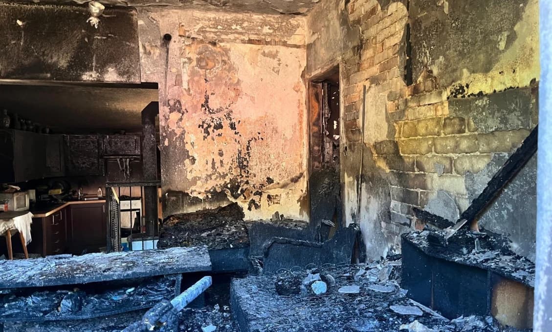 TRAGICKÝ POŽIAR rodinného domu v Perneku! Zahynula jedna osoba (FOTO)