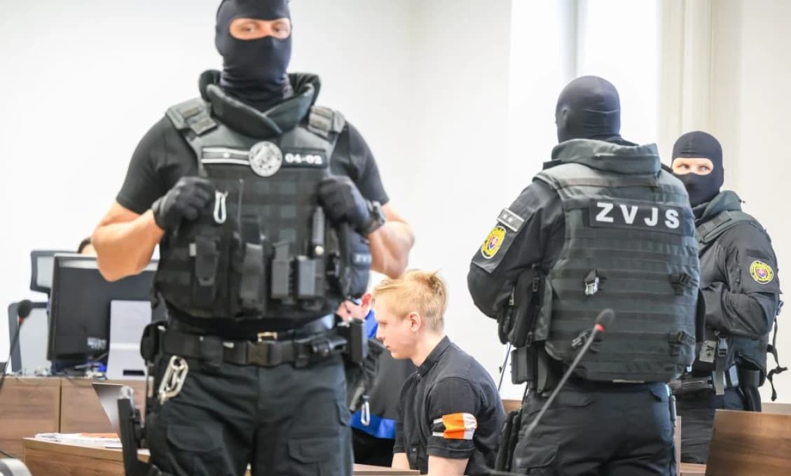 OBROVSKÝ ZVRAT! V prípade vražedného útoku na gymnáziu obvinili aj spolužiaka obžalovaného Samuela