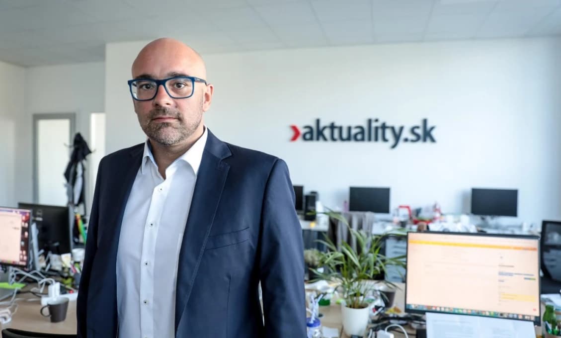 AKTUALIZOVANÉ! VERDIKT JE ZNÁMY! Premiér Fico žaluje šéfredaktora Aktualít Bárdyho. V hre je 200-tisíc eur