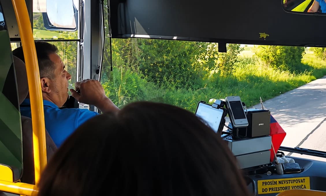 VIDEO VALCUJE SIETE! Nastupovať prosím, dnes vás povezie pán spevák