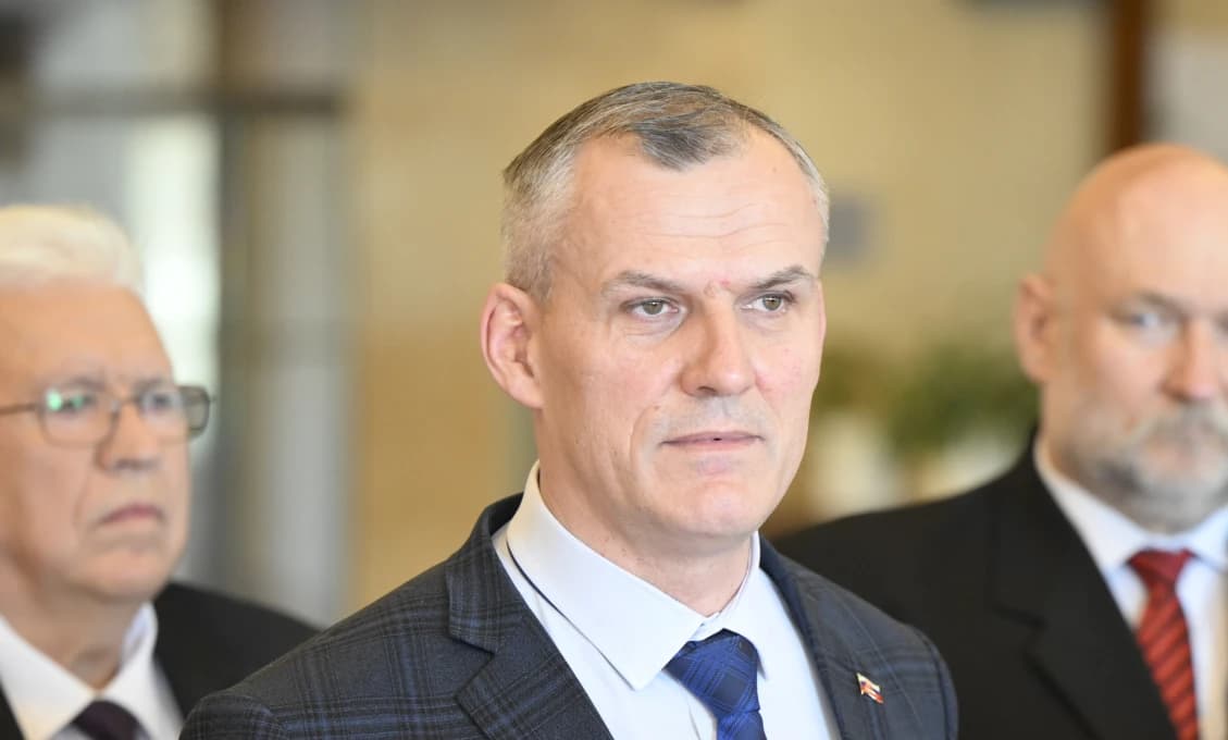 Malatinec hrá dvojitú hru: Koalícii káže o dôvere, no hlasy si pýta u opozície
