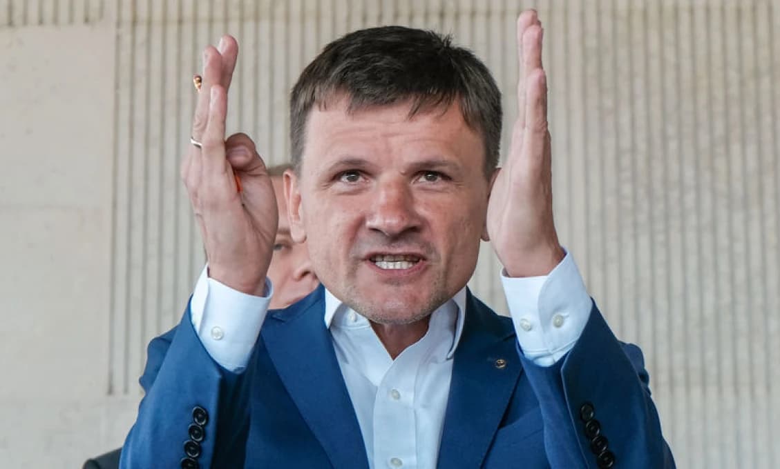 VO VYTRŽENÍ AKO NIKDY! Hlina a jeho pokriky v pléne NR SR (VIDEO)