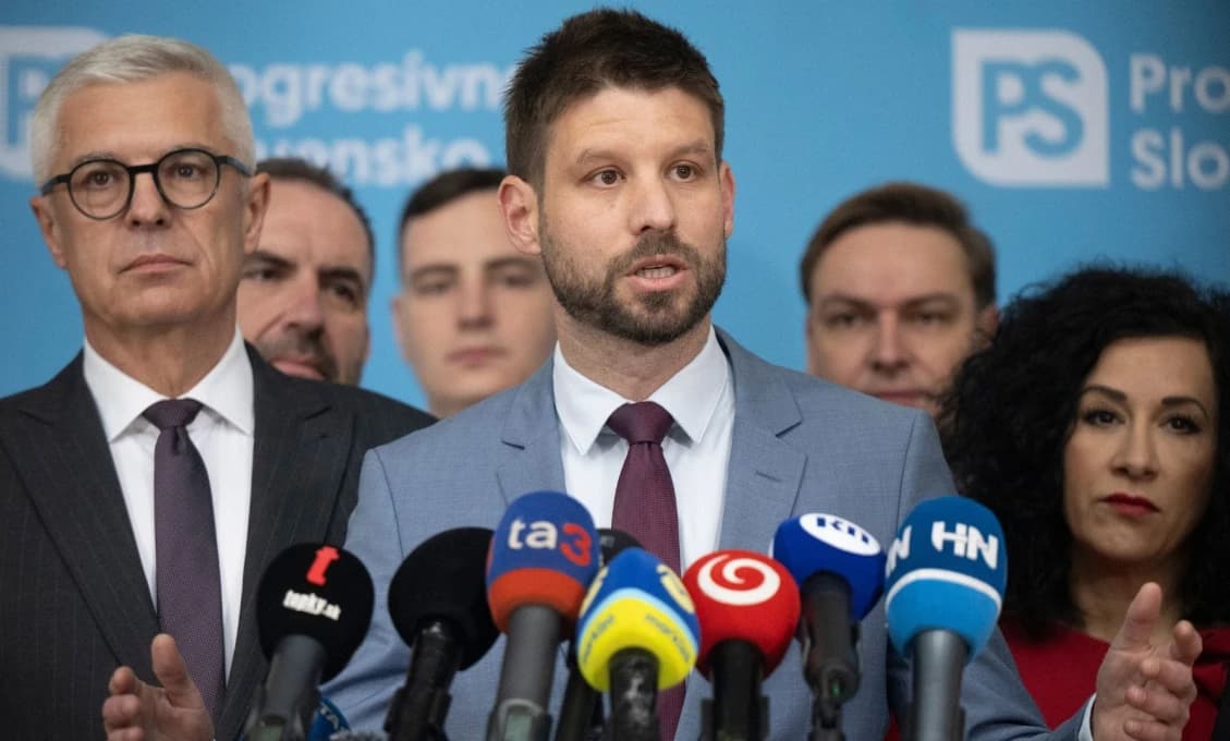 Ešte pár dní a v PS si nasadia svätožiary! Oni vraj neklamú, nehádajú sa a nikoho neosočujú