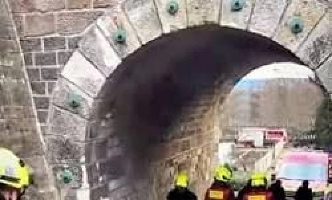 Mimoriadna udalosť v Košiciach: Hasiči mieria k železničnému tunelu