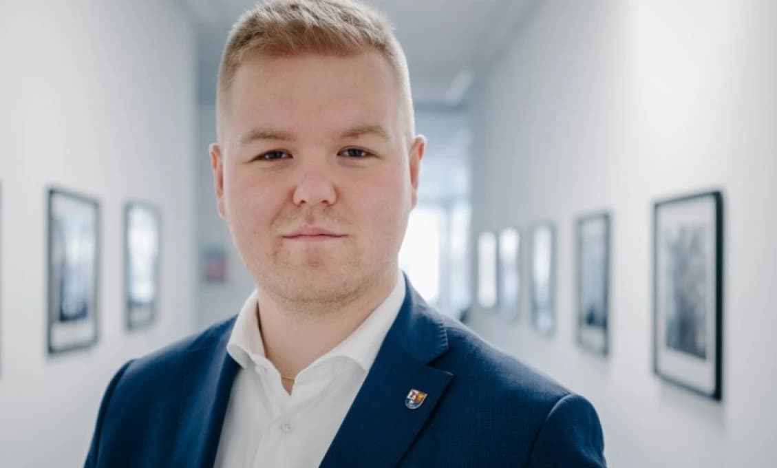 BARTEK SA OBUL DO BAJO HOLEČKOVEJ: „Smietku v oku druhého vidí a brvno vo vlastnom nevidí“