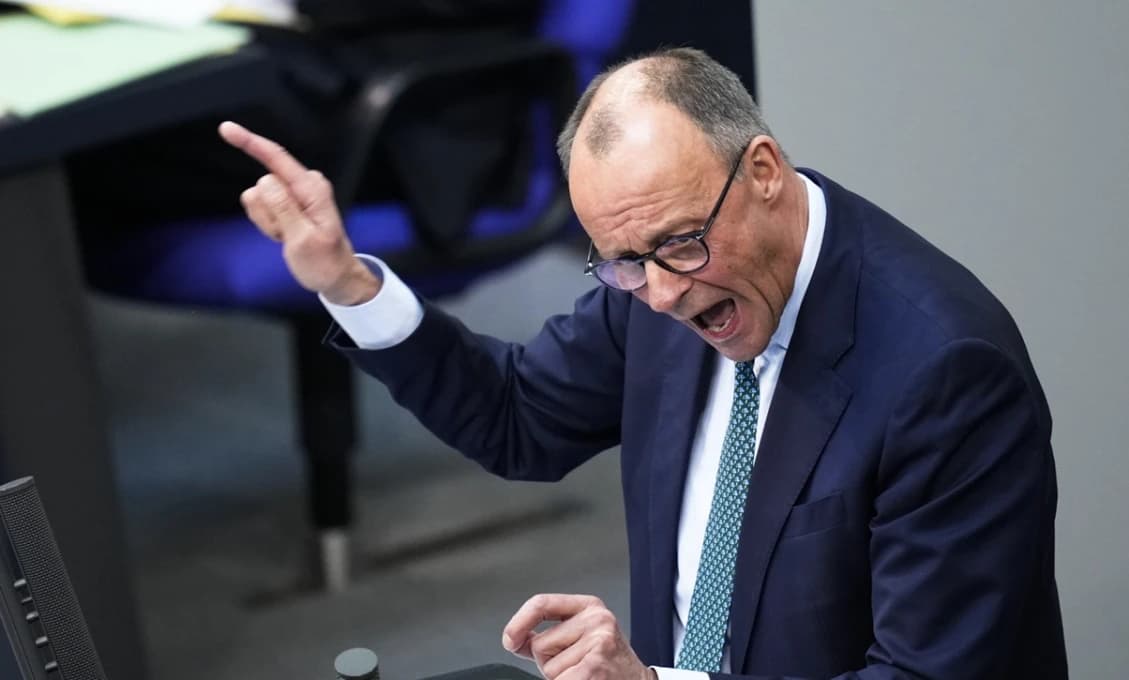 Bundestag je zúrivý: „Merz šalie!“