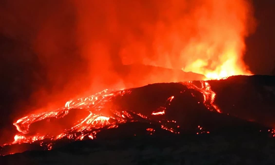 ETNA OPÄŤ OŽILA! Zo svahov najaktívnejšej európskej sopky sa valia tisíce ton lávy