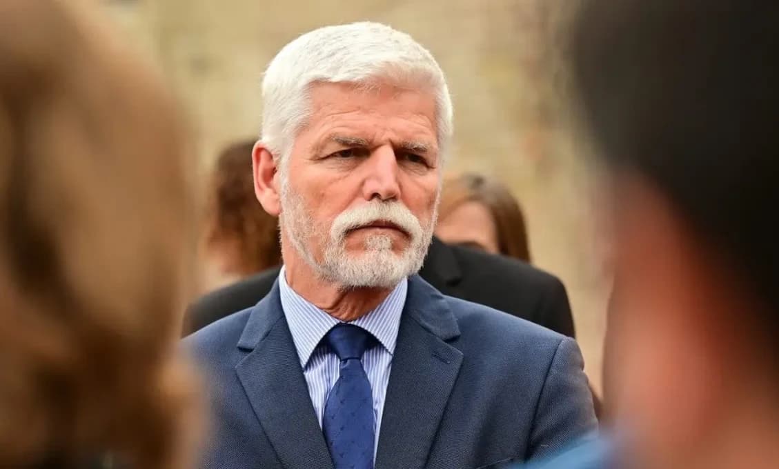 Českí poslanci schválili obmedzenie právomocí prezidenta, Pavel zváži ďalšie kroky