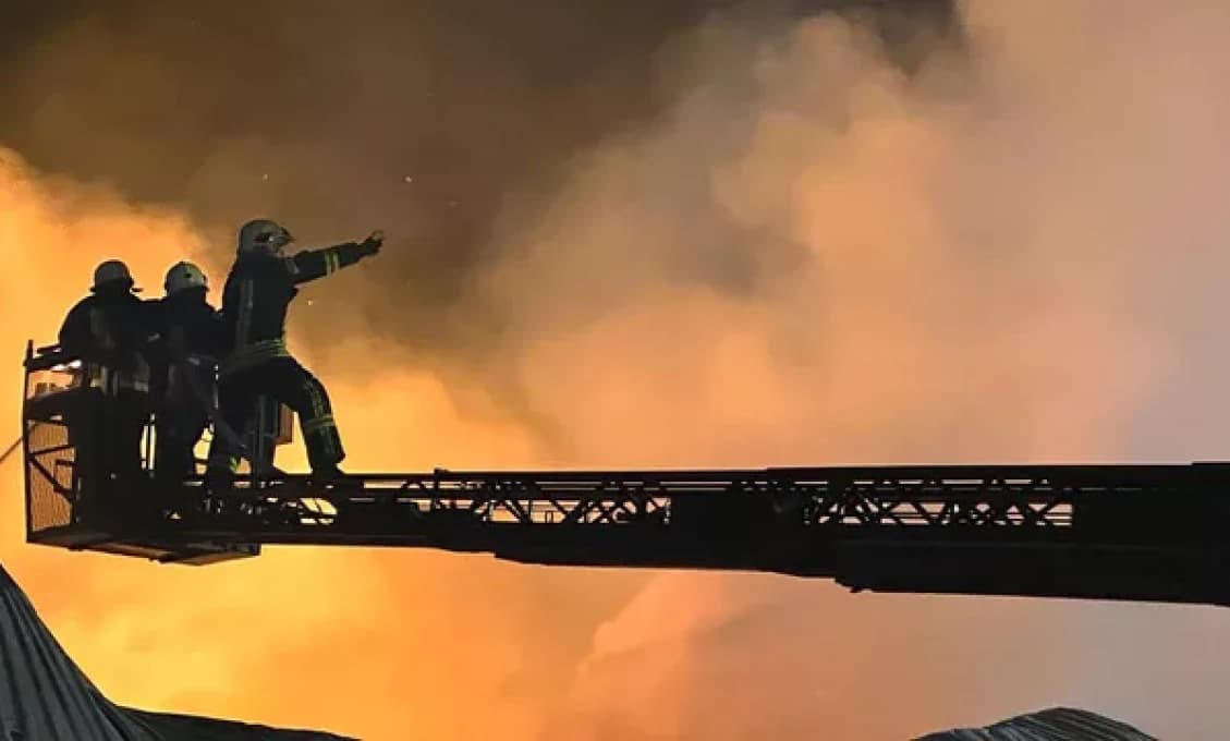 Opäť horia továrne a čerpacie stanice: Rusko zaútočilo dronmi Geran a raketami Iskander od Odeskej po Sumskú oblasť