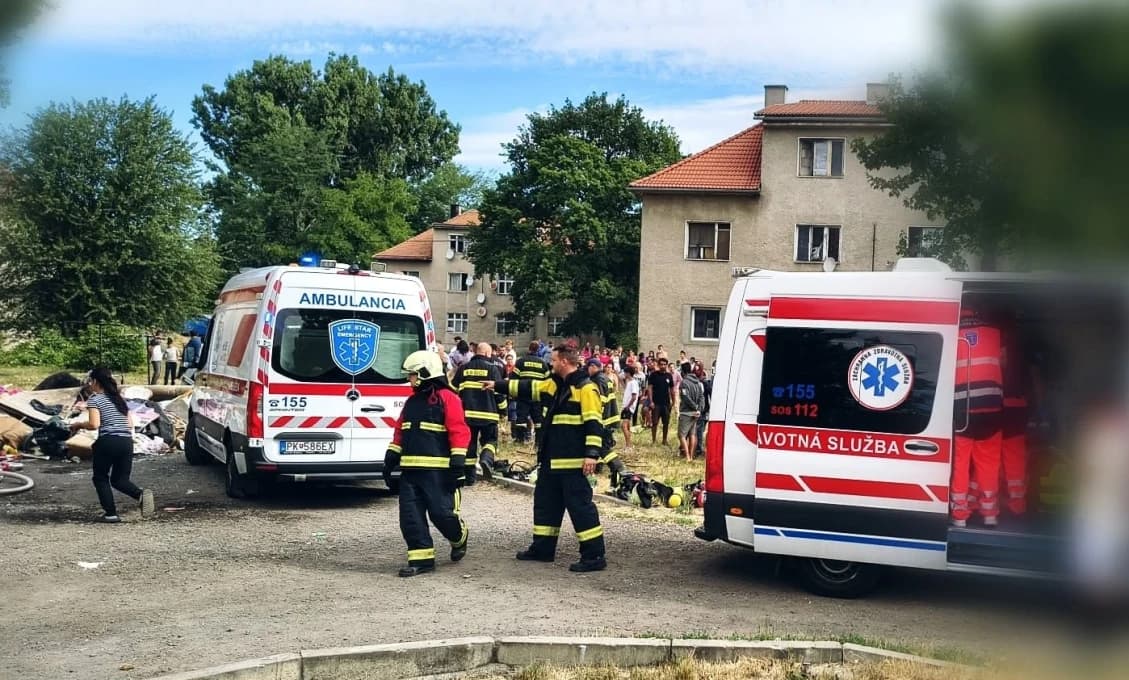 MIMORIADNE BYTOVKU ZACHVÁTIL POŽIAR! Šesť ľudí v bezvedomí! Zasahoval vrtuľník, bojujú o život dievčatka (FOTO)