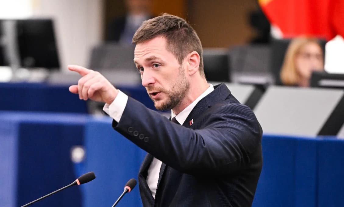 Pošta pre Šimečku! TAKTO dovolenkujú zelení bruselskí pokrytci. Zakazujú mäso, autá a sami chodia na limuzínach na jachty (VIDEO)