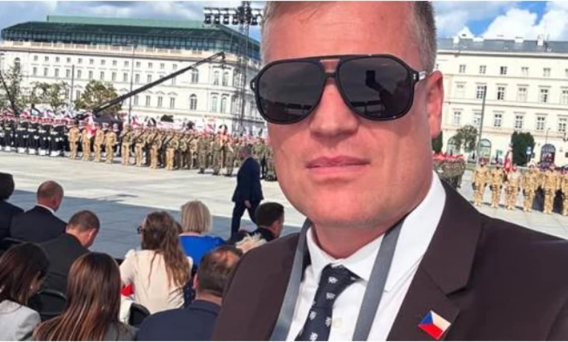 UNIKLO VIDEO z Prahy! Zachytilo náraz Filipa Turka do nemocničného auta