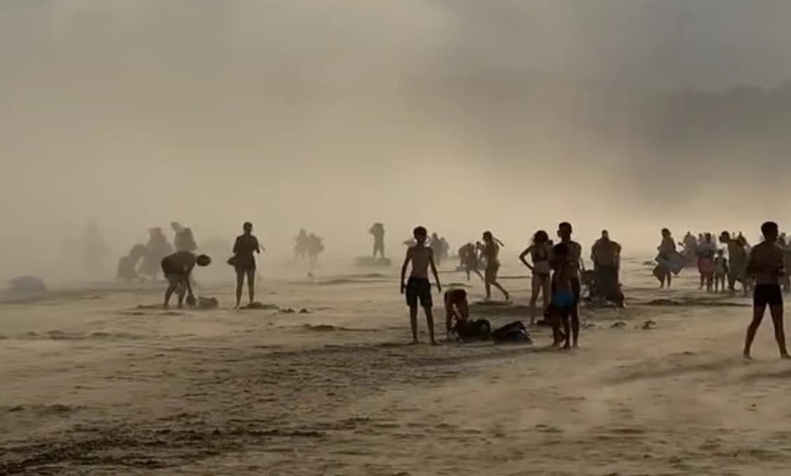 Minúty hrôzy na francúzskej pláži! Galerna prišla takmer bez varovania (VIDEO)