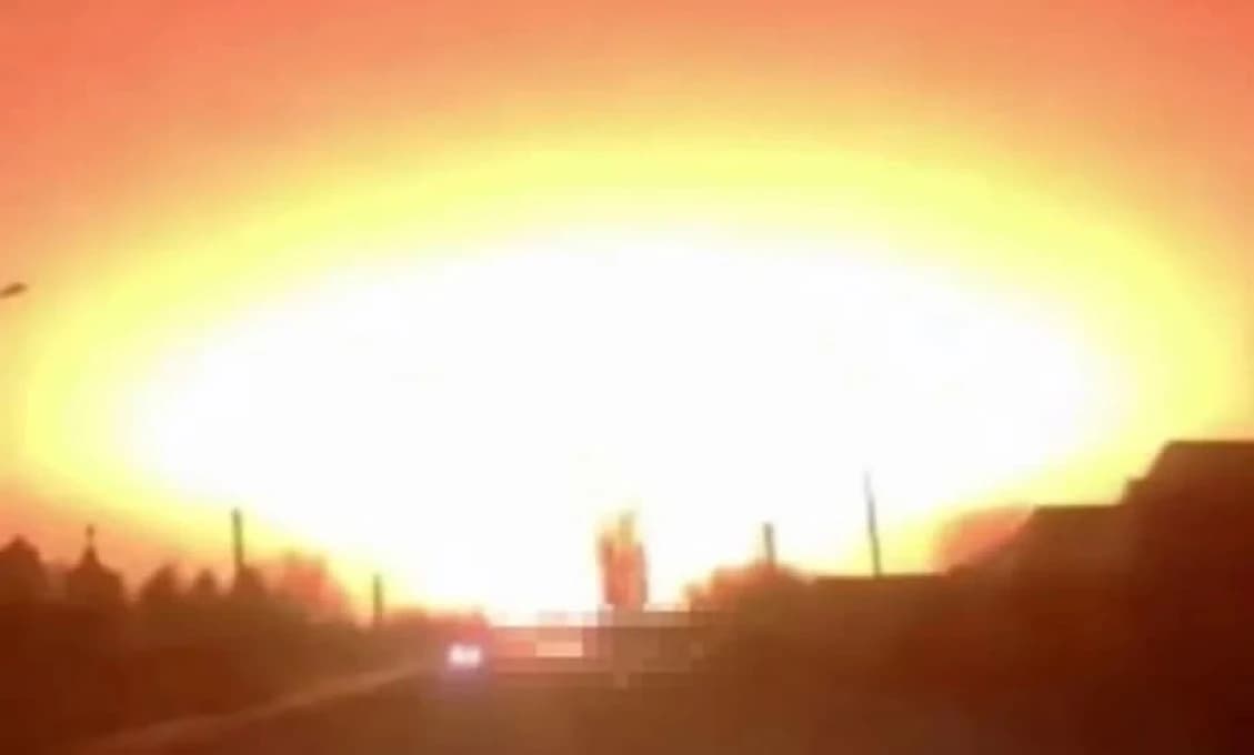 Štyritisíc stupňov a tlak 300-tisíc atmosfér: Odesu zasiahla vzácna raketa. Podzemie hlási zničené veliteľstvo armády a „neznámy bunker“
