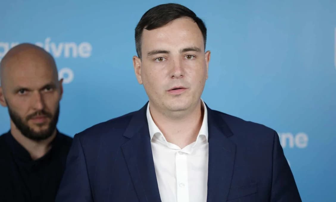 AKTUÁLNE Poslanec za PS v Bratislave havaroval! Nedobrzdil, zrazil motorkára, ten skončil v nemocnici