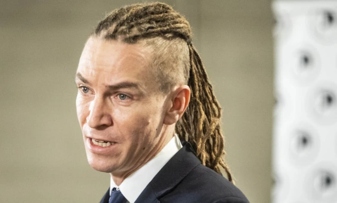 ŠKANDÁL V PRAHE! Polícia rozbila údajný gang: Úradníci mali prať peniaze a brať úplatky