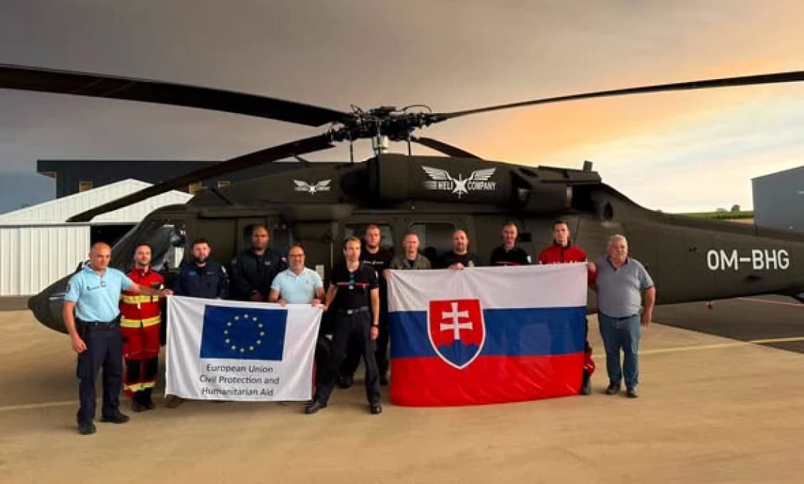 Slovenskí hasiči sú už vo Francúzsku! Budú pomáhať v boji s lesnými požiarmi