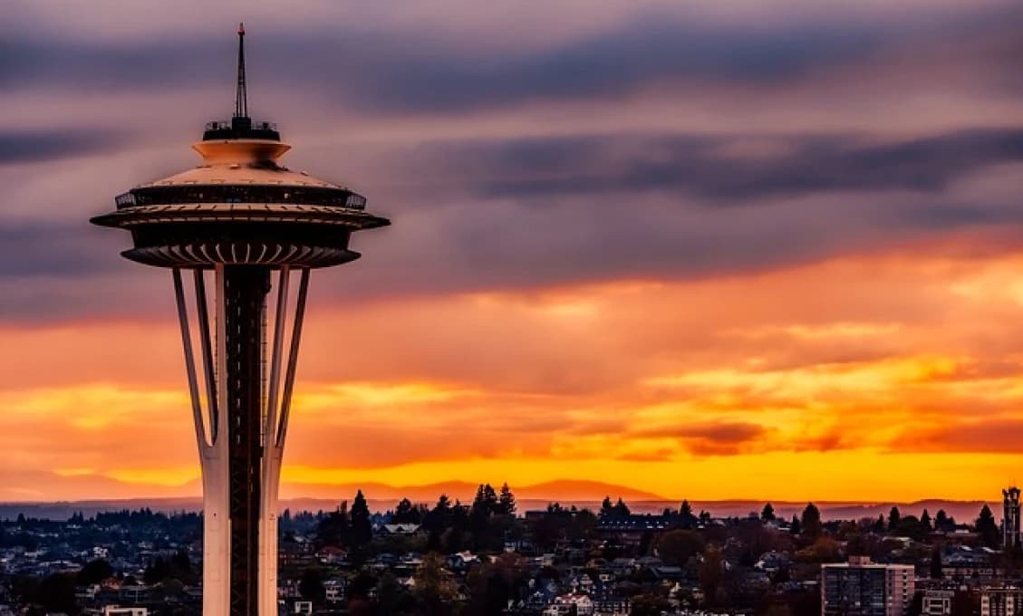 Masová streľba pri ikonickej veži Space Needle v Seattli si vyžiadala najmenej dve obete