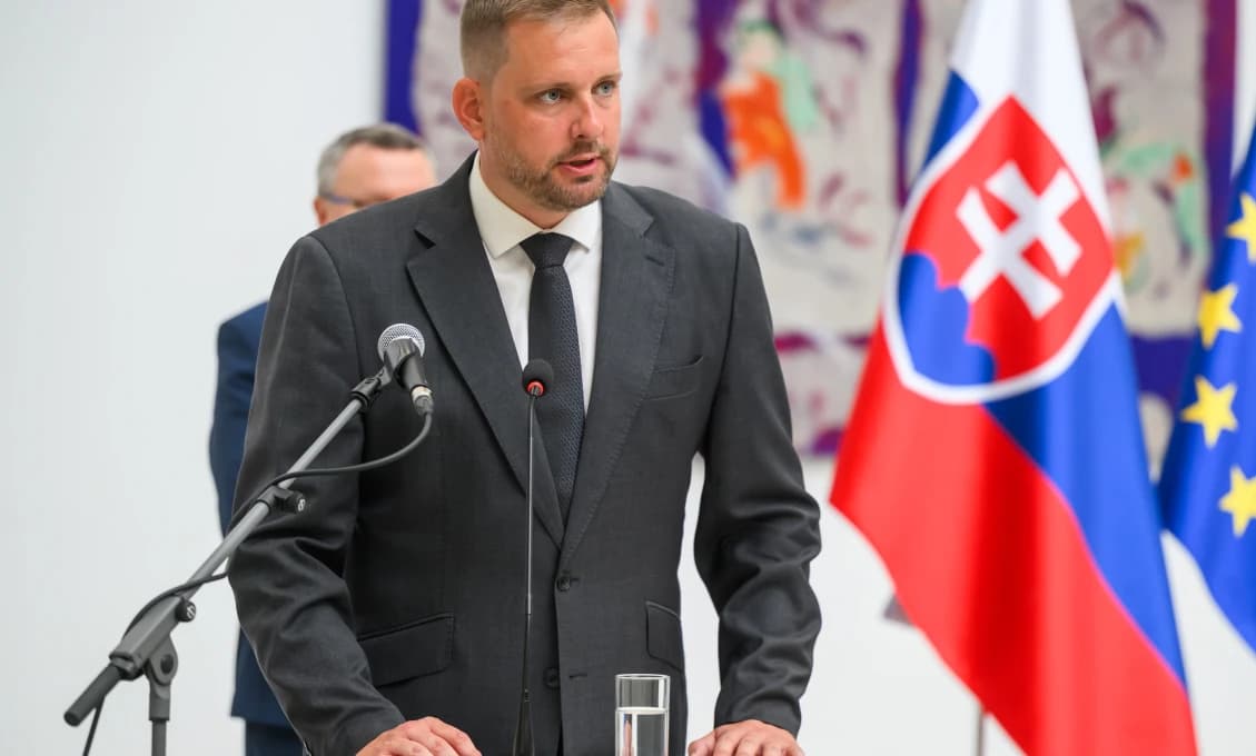 Minister Šaško posiela do nemocníc 250 klimatizácií (VIDEO)