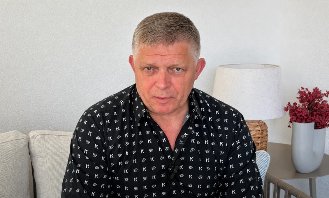 Premiér o médiách v súvislosti s fabrikou v Potvoriciach: Neverte im ani slovo!