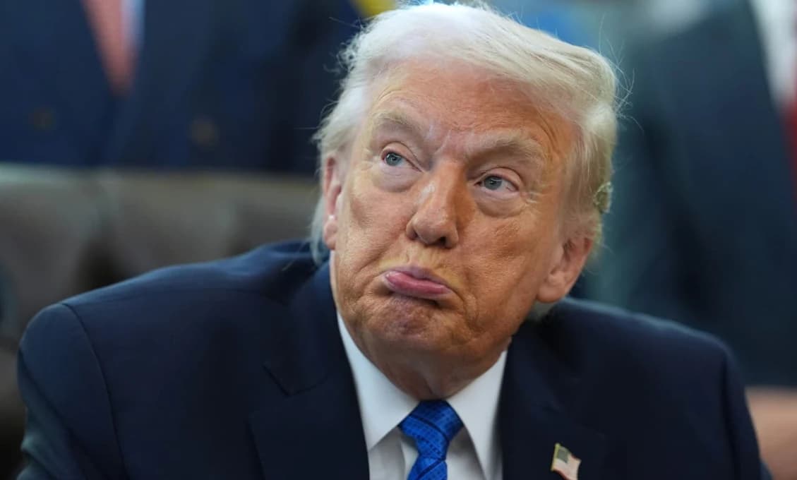Trump zverejnil fotografiu s mimozemšťanom