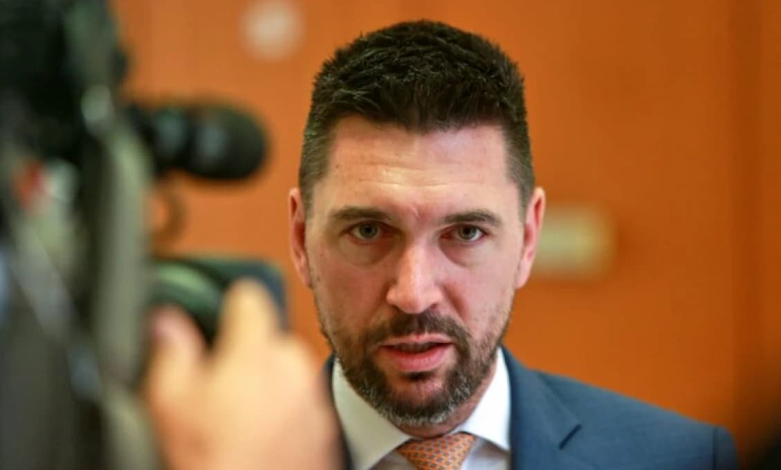 Takáč o halucináciách opozície z horúčav: TOTO je pravda o šejkoch a Hydromelioráciách!