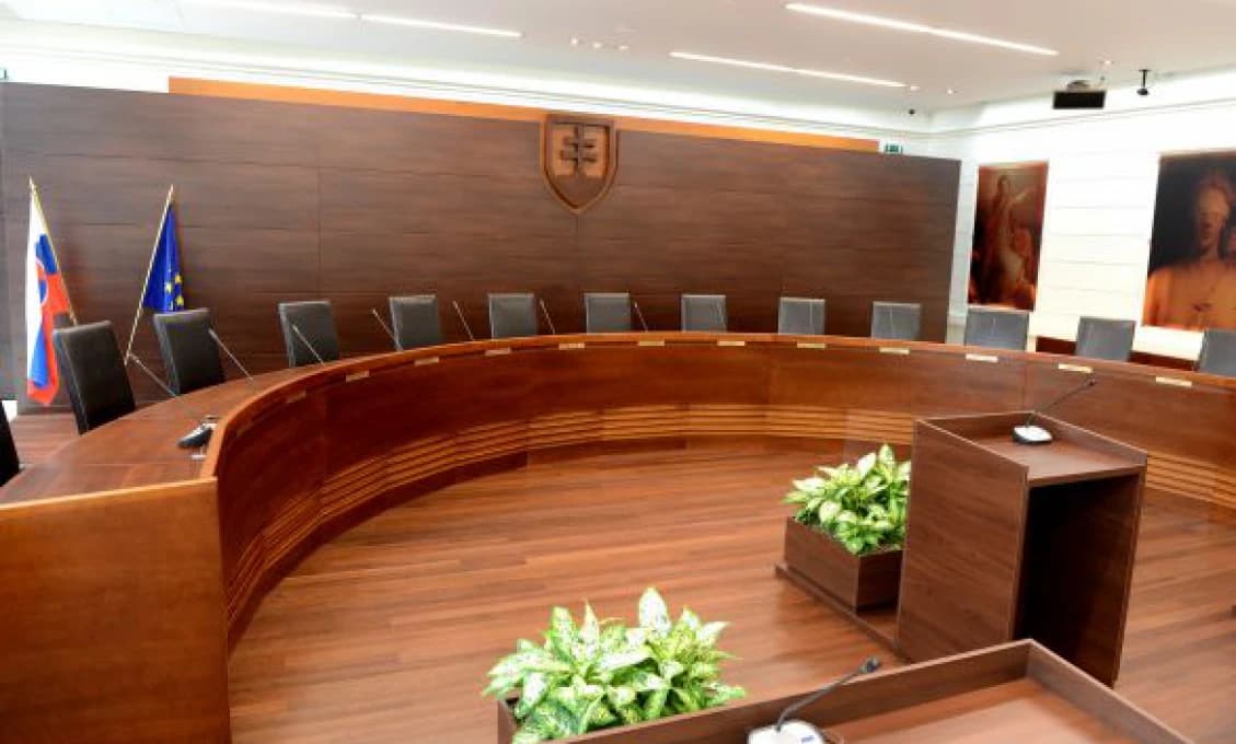 Sociálna poisťovňa zamieta vyplácať otcom materské. Žiadame novelu zákona, tvrdí NÁRODNÁ KOALÍCIA