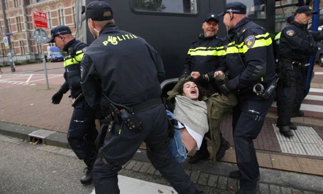 Riaditeľ VS zodpovedal otázky výboru o komunikácii M.Glváča s Alenou Zs.