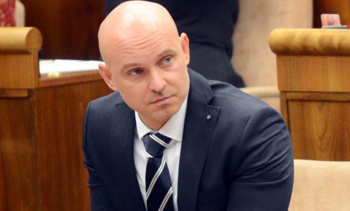Ministerstvo školstva poskytne od septembra financie na 2 500 asistentov, špeciálnych pedagógov a psychológov, tvrdí Gröhling