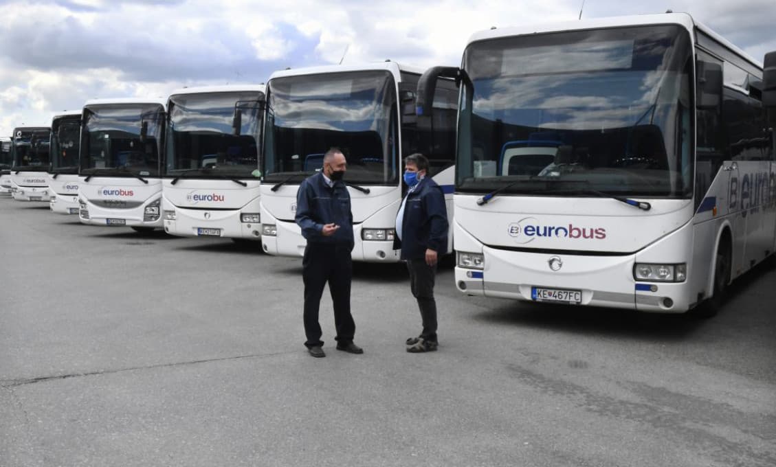 Súkromní autobusoví dopravcovia na protestnej akcii žiadali finančnú pomoc od štátu