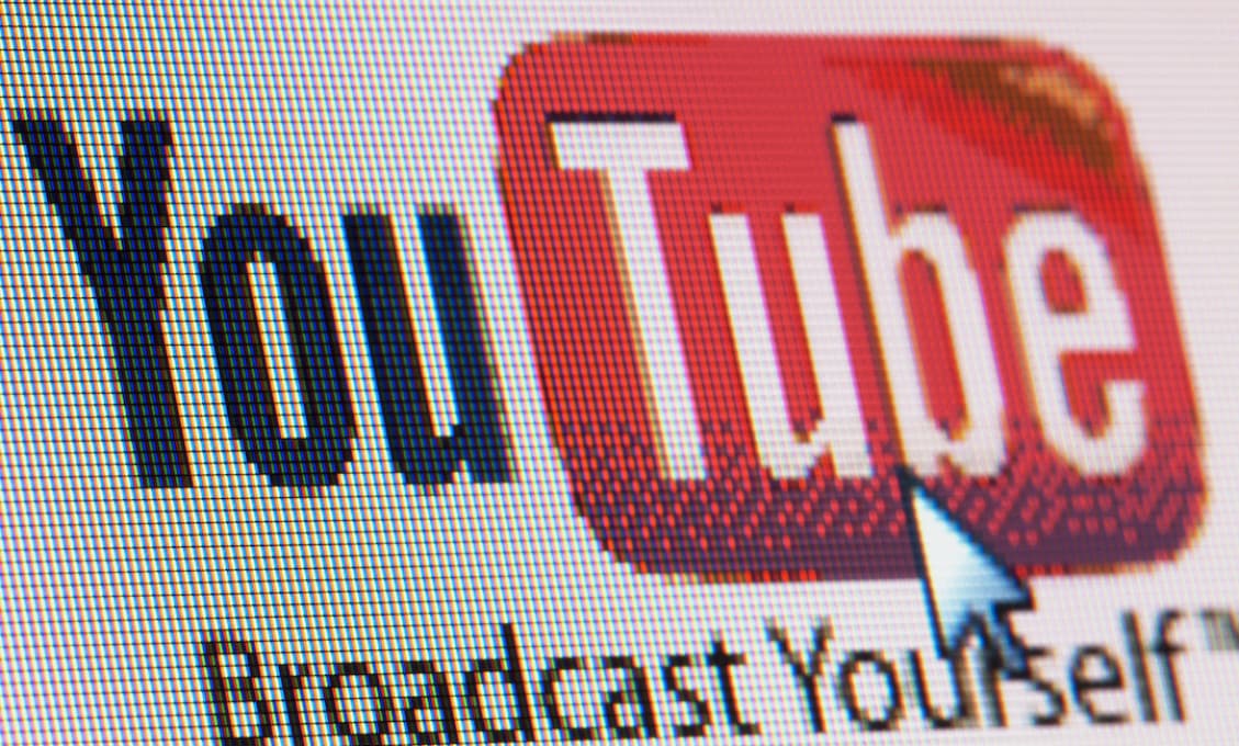 YouTube zablokoval niekoľko prominentných kanálov súvisiacich s rasizmom