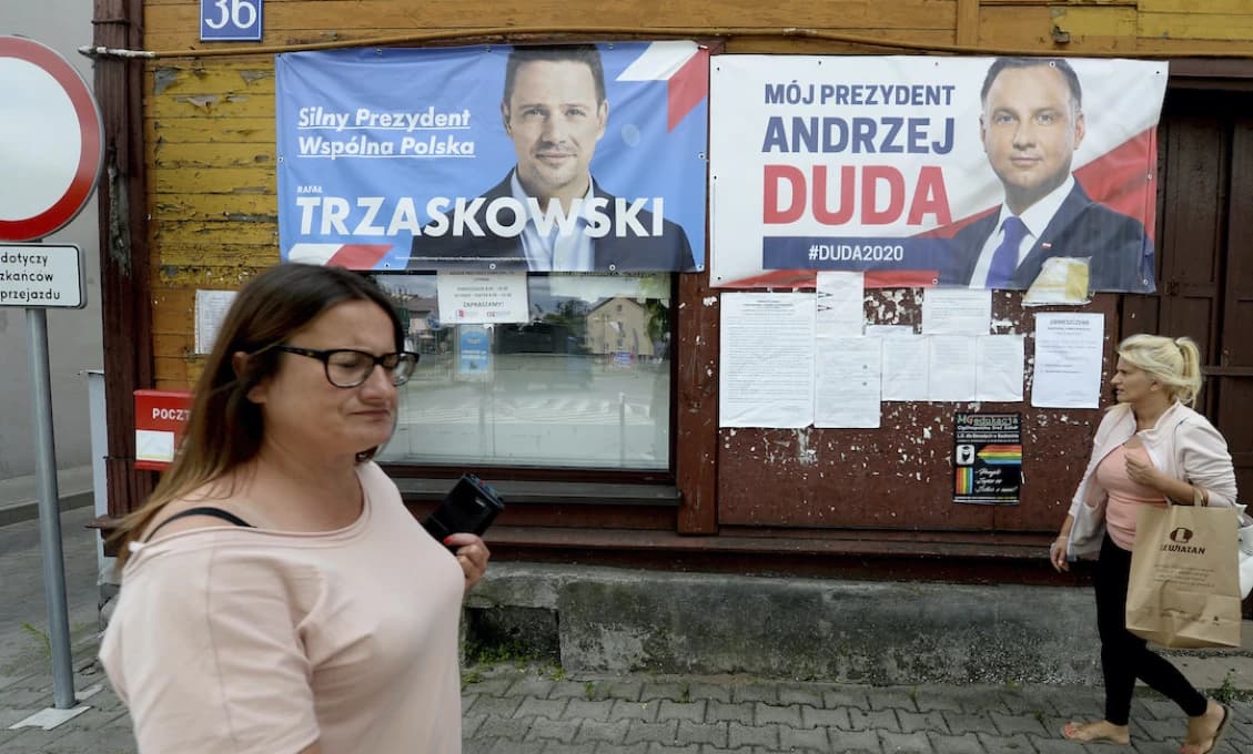 V Poľsku dnes prebieha 2. kolo prezidentských volieb. Výsledky vyzerajú byť veľmi tesné