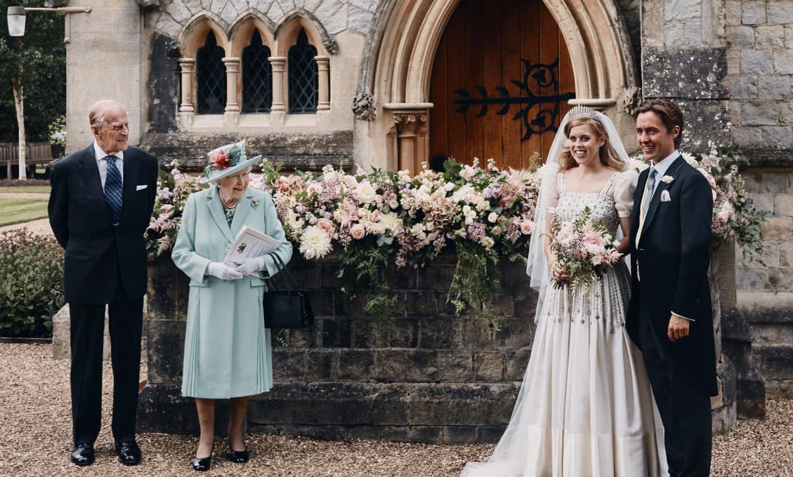Princezná Beatrice mala na svadbe kráľovnine šaty (FOTO)