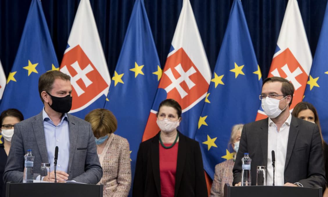 Väčšina Slovákov si myslí, že zodpovednosť jednotlivca pomôže krajine poraziť pandémiu