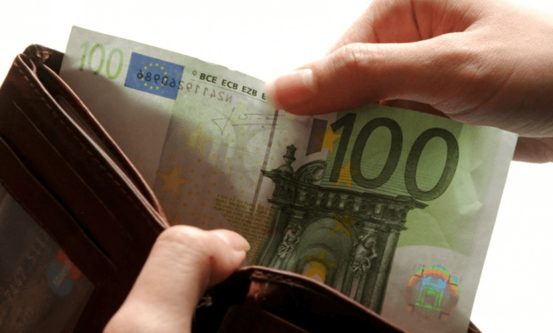 Vlani zarábalo vyše 7 percent zamestnancov na Slovensku menej ako 600 eur v hrubom