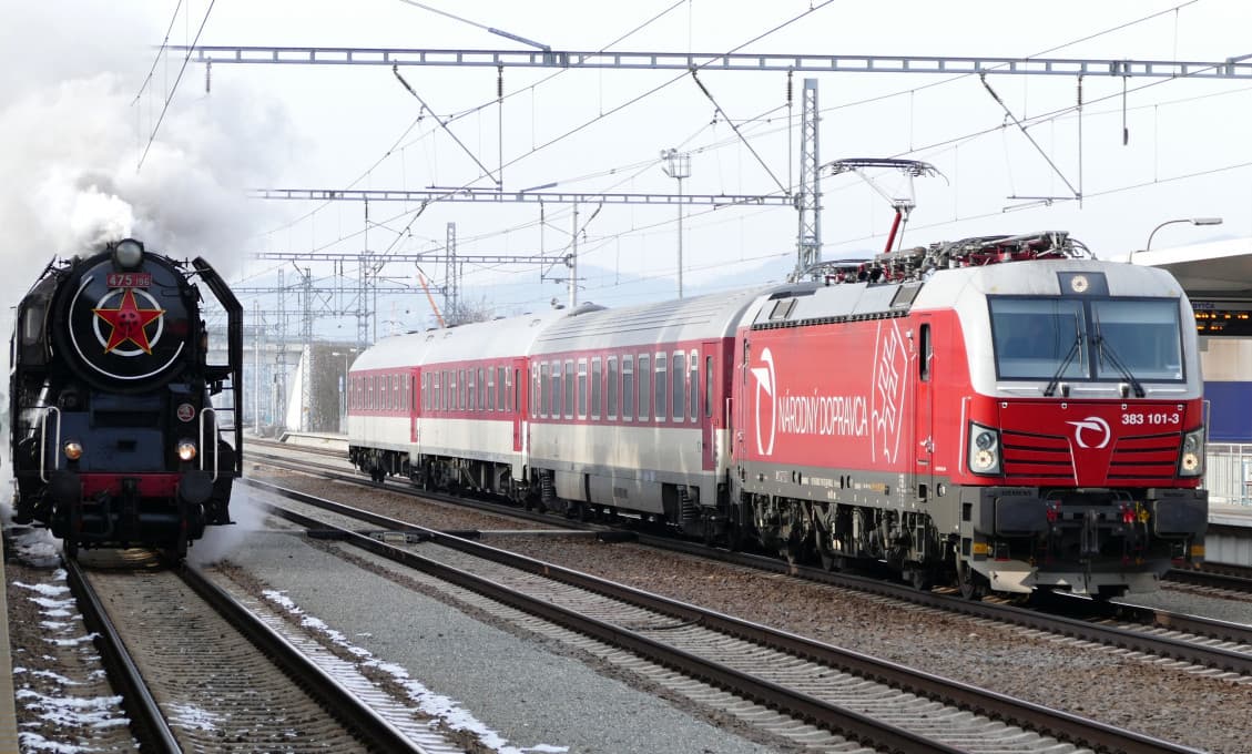 Za uplynulý týždeň evidujú železnice päť smrteľných prípadov zrážok osoby s vlakom