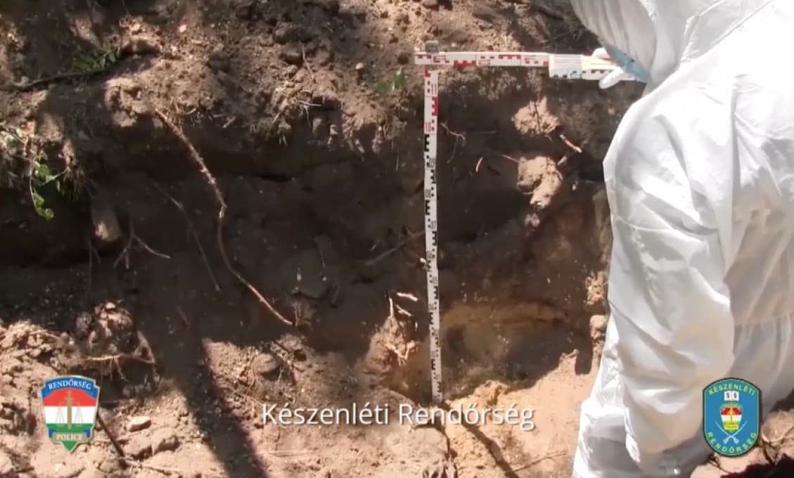 Rozstrieľané a rozštvrtené telá zakopali v ilegálnom hrobe v Maďarsku (video)