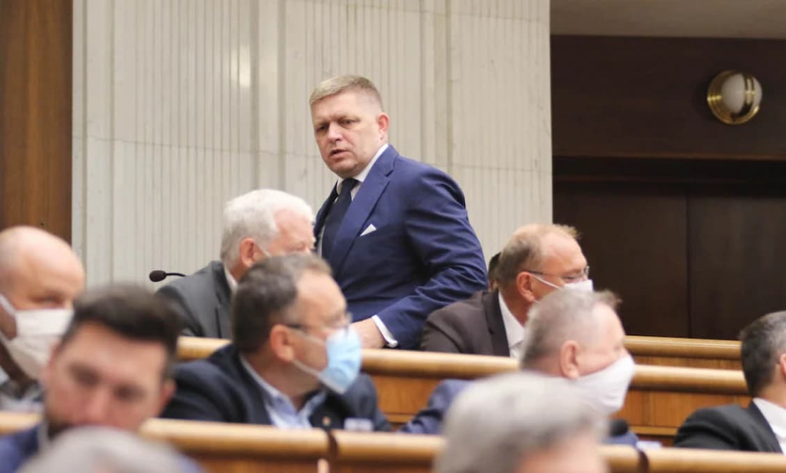 Politológ nevidí v odvolávaní členov súčasnej vlády zmysel, opozícia robí premyslený marketing