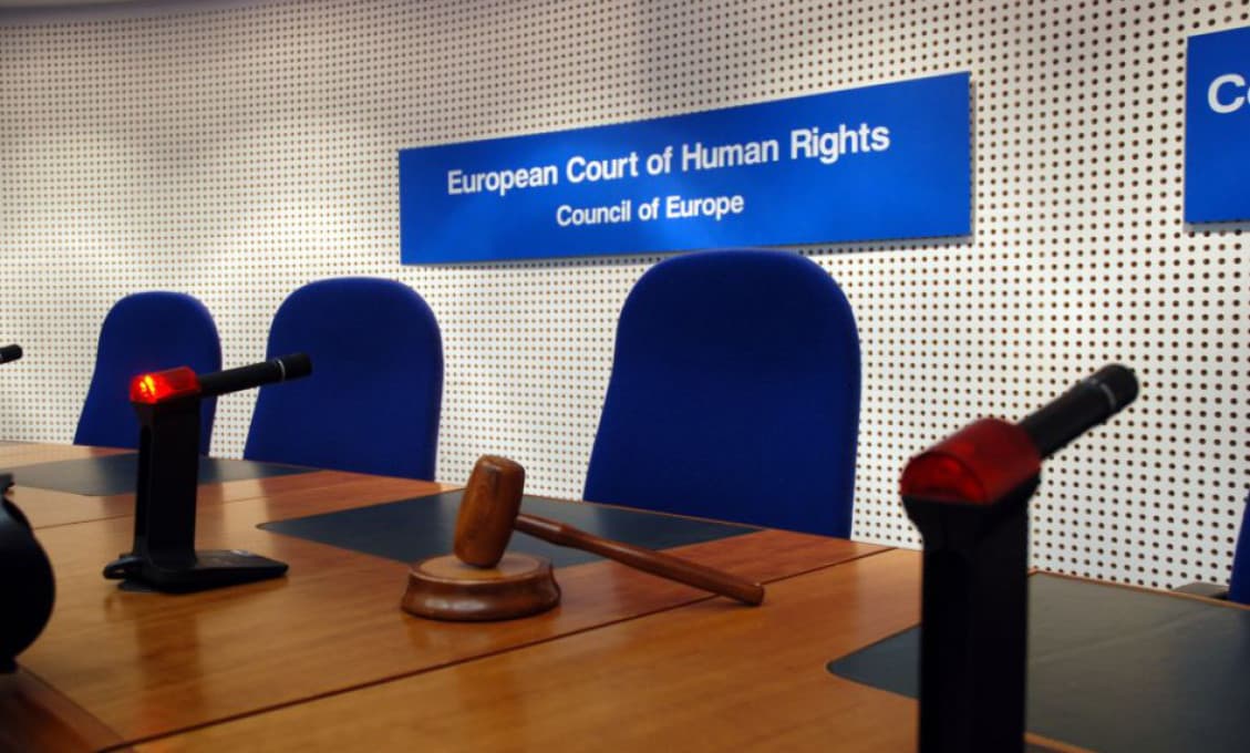 Európsky súd pre ľudské práva rozhodol v prospech dvoch obetí policajnej razie v Moldave nad Bodvou