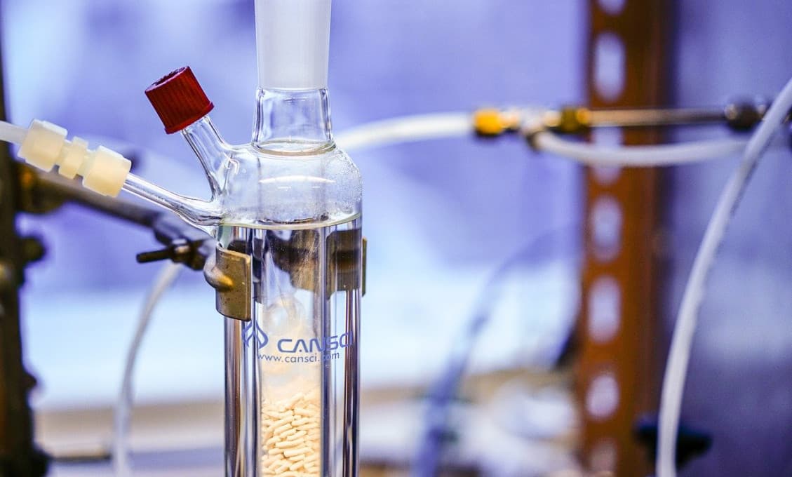 Štúdie ukazujú, že bývalé domáce pervitínové laboratóriá vypúšťajú do ovzdušia toxické chemikálie