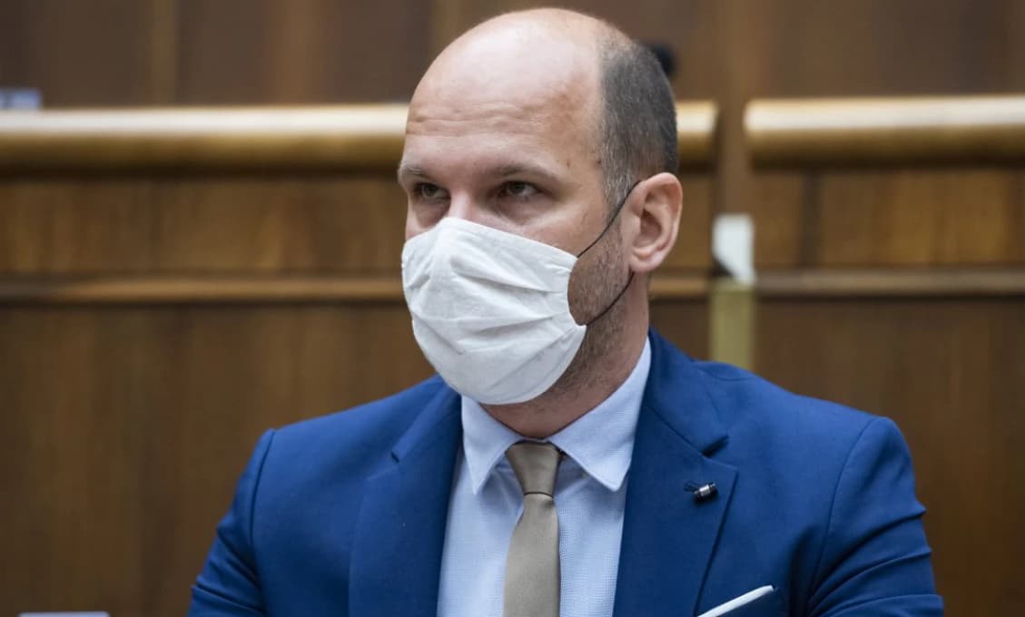 Komentár Vladimíra Bačišina: Ako hlasné trúby vytrubujú nezmysly