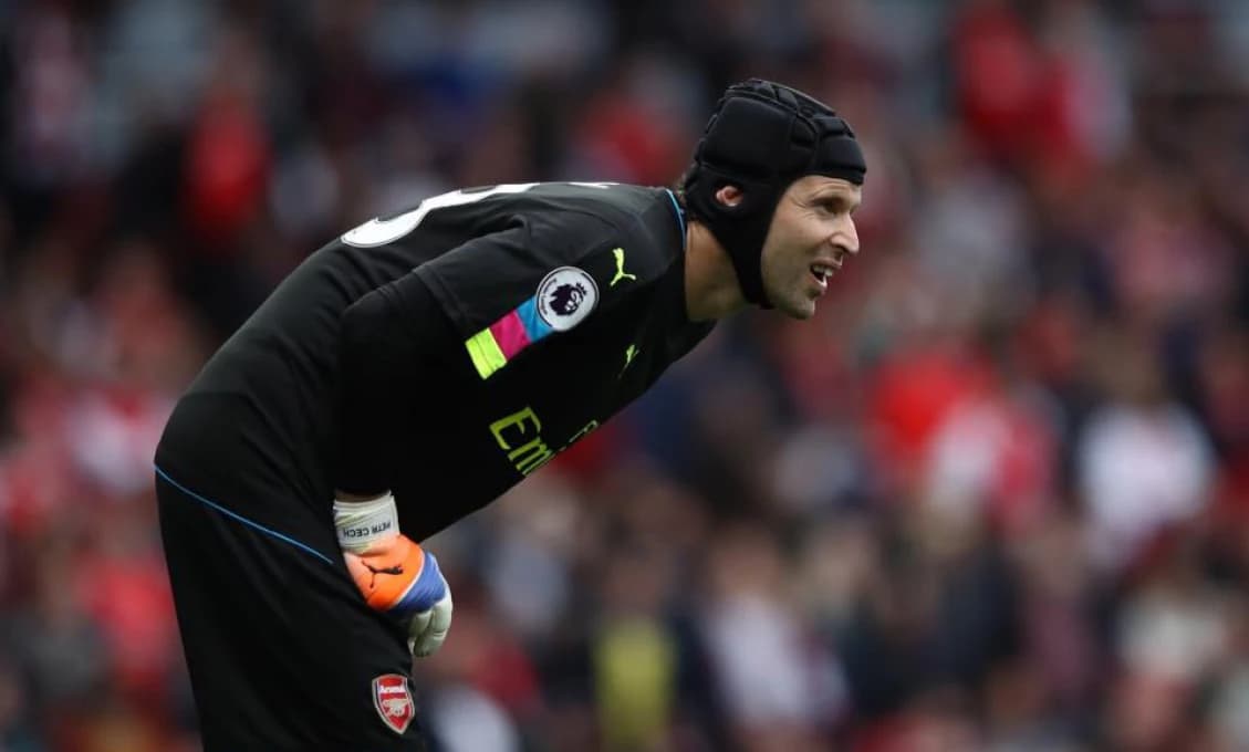 Petr Čech oznámil návrat z brankárskeho dôchodku. Nosiť bude číslo po ďalšej legende