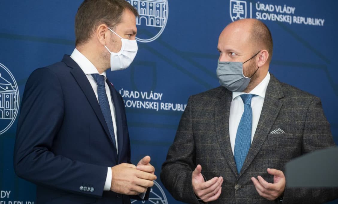 Minister Naď je v domácej karanténe, bol v kontakte s pozitívne testovaným