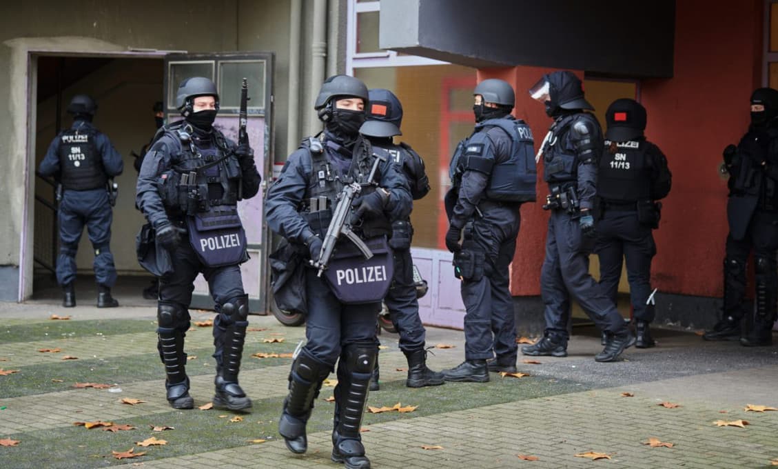 Nemecká polícia zatkla zlodejov kráľovských šperkov