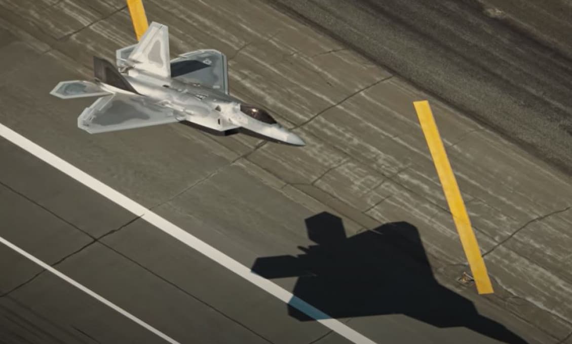 Vojenské weby zverejnili úchvatné video, zachytávajúce F-22 Raptor v akcii (video)