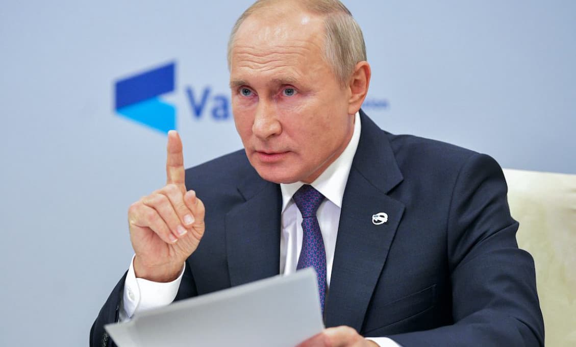 Putin nariadil spustiť masové očkovanie