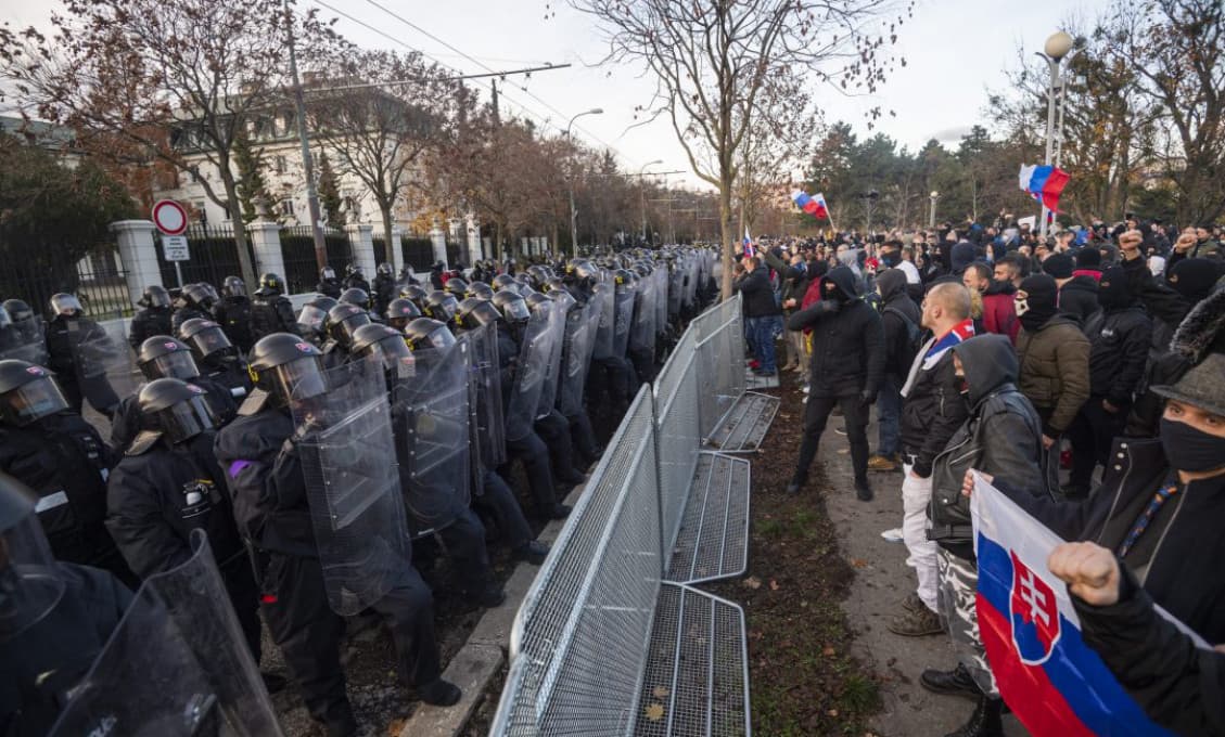 Vláda posilňuje policajné rady, chce "zabezpečiť verejný poriadok"