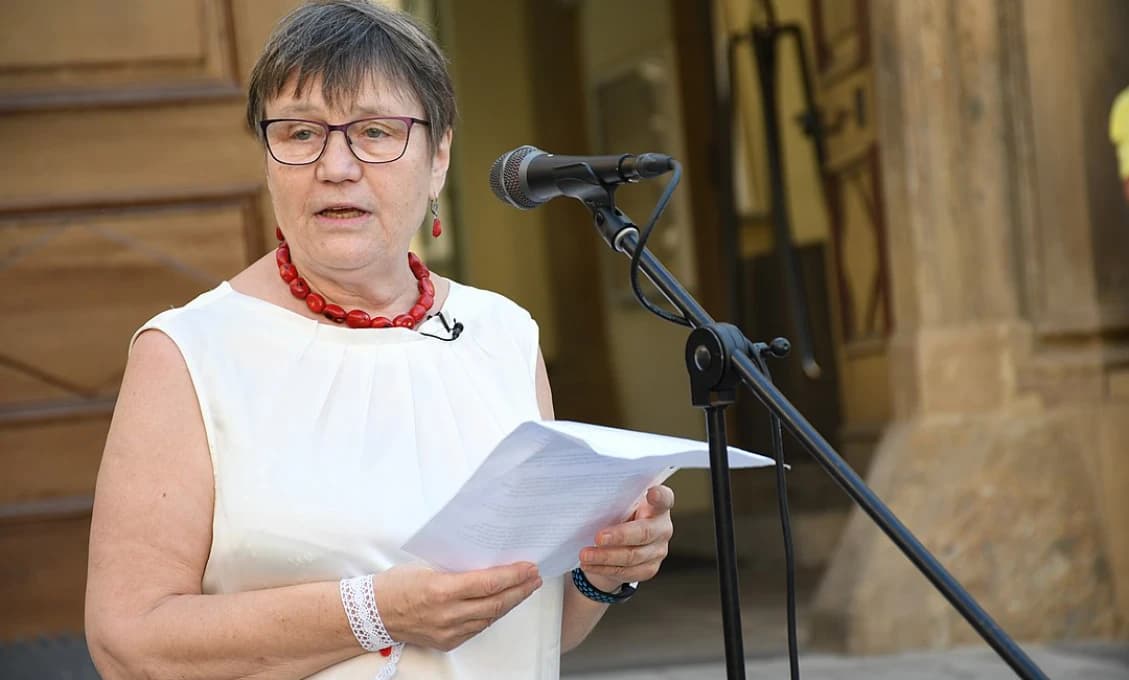 Český portál informuje, že česká ombudsmanka bude preverovať okolnosti Lučanského smrti