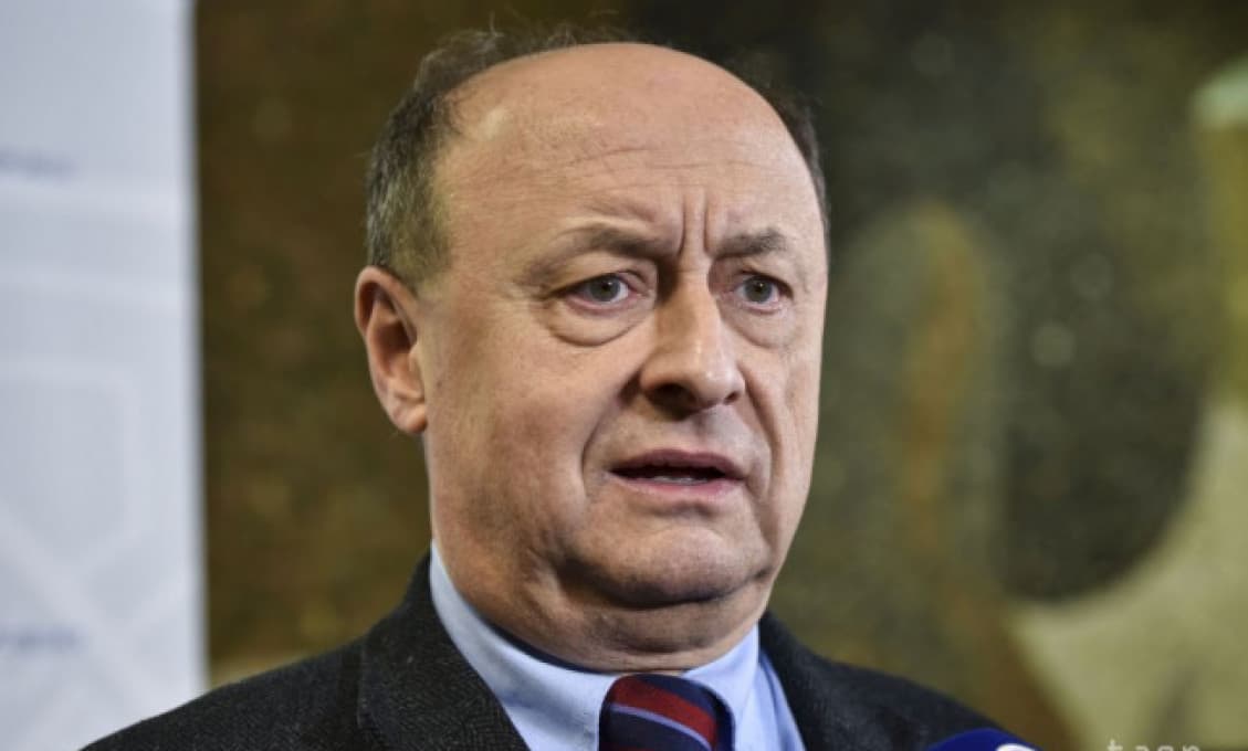 Ústavný právnik: politický režim už nie je demokratický, vyvíja sa smerom k represívnemu a autoritárskemu
